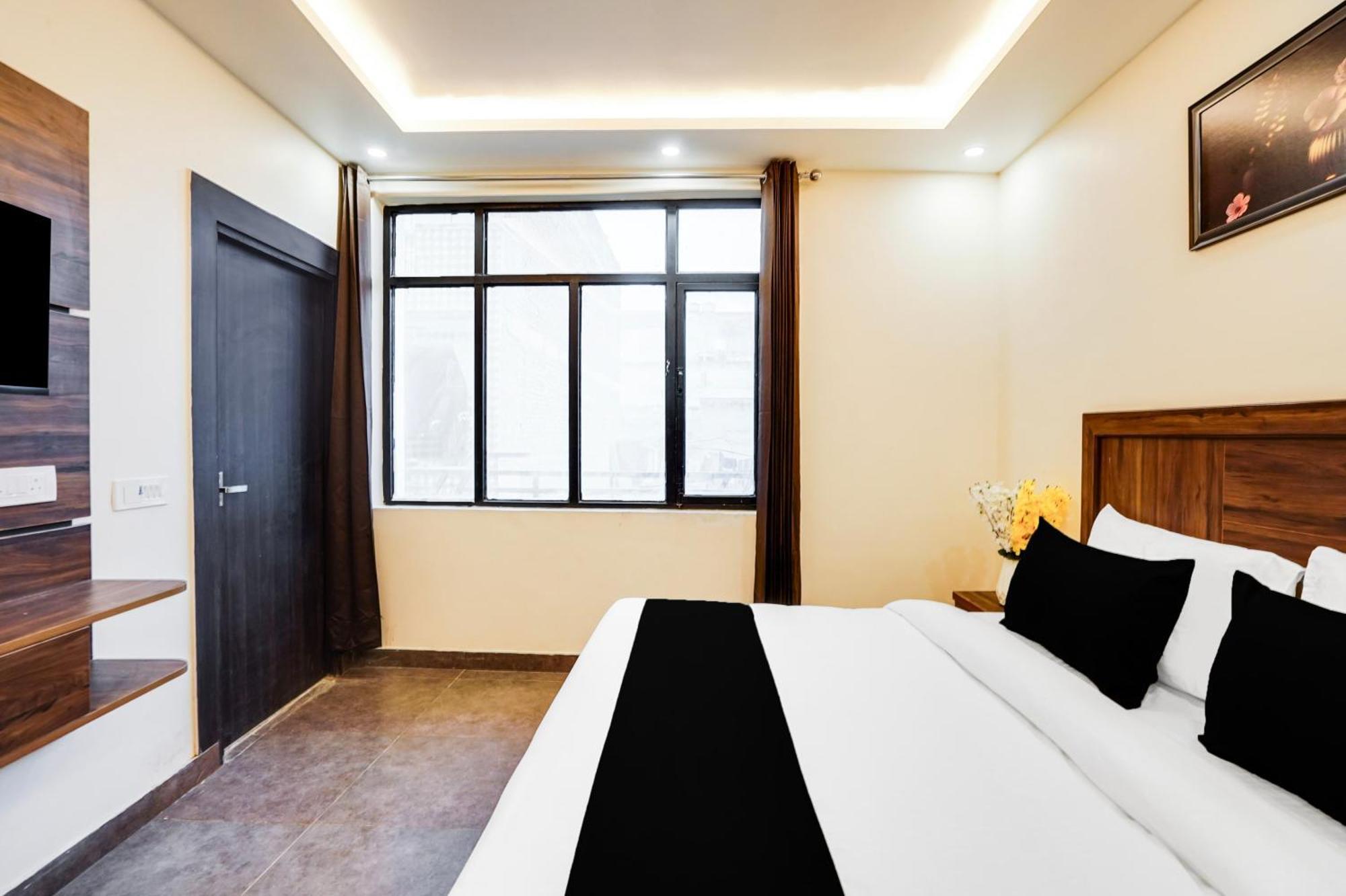 Super Townhouse The Royal Casa Hotel Ghaziabad Luaran gambar