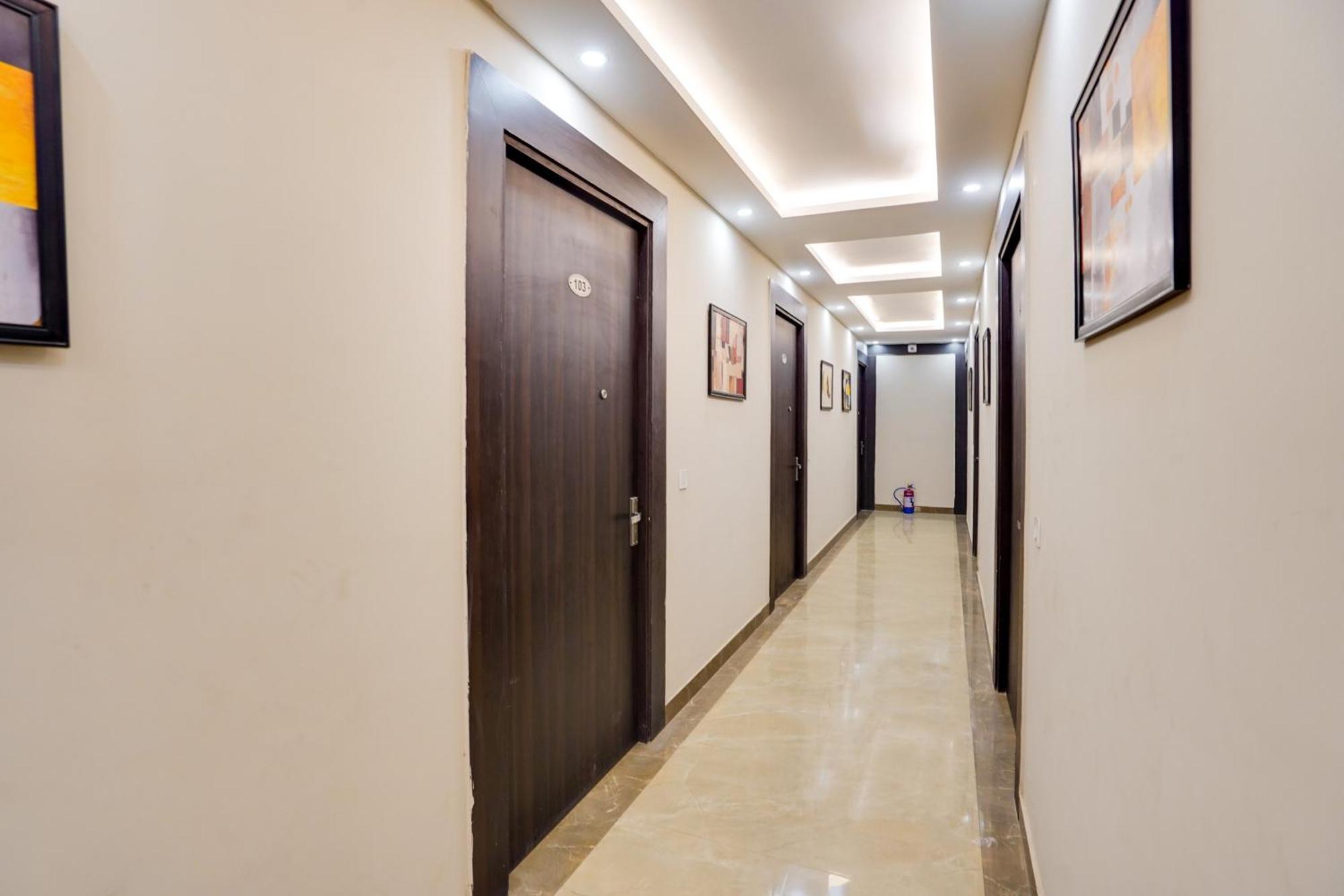 Super Townhouse The Royal Casa Hotel Ghaziabad Luaran gambar