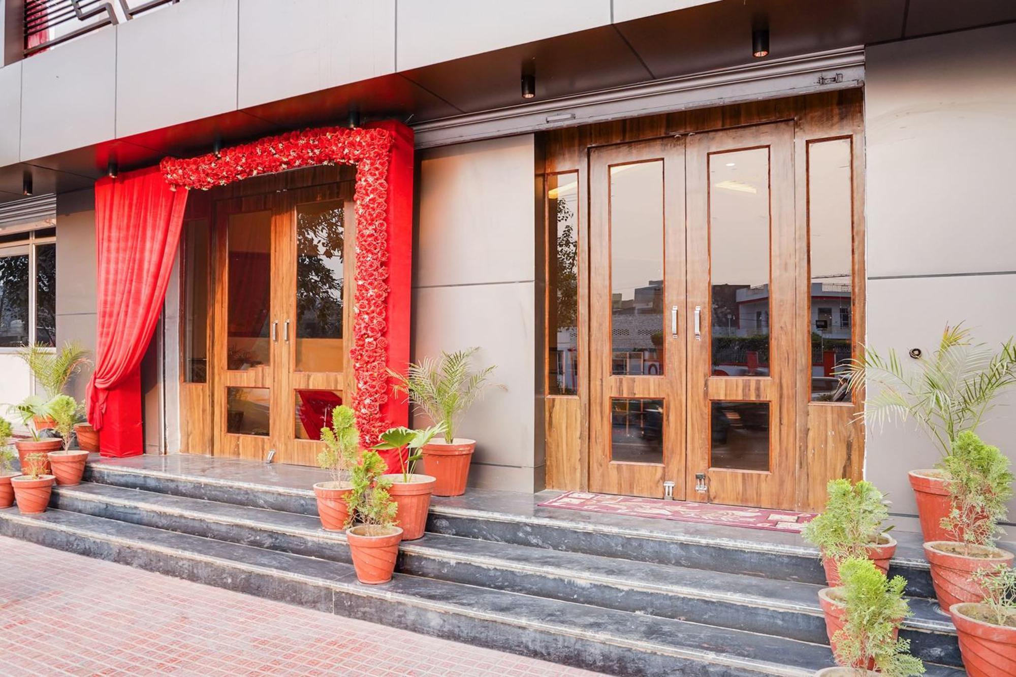 Super Townhouse The Royal Casa Hotel Ghaziabad Luaran gambar