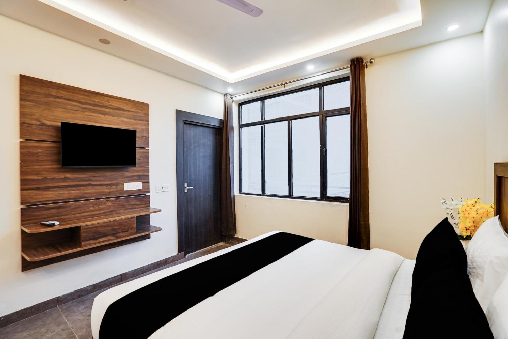 Super Townhouse The Royal Casa Hotel Ghaziabad Luaran gambar