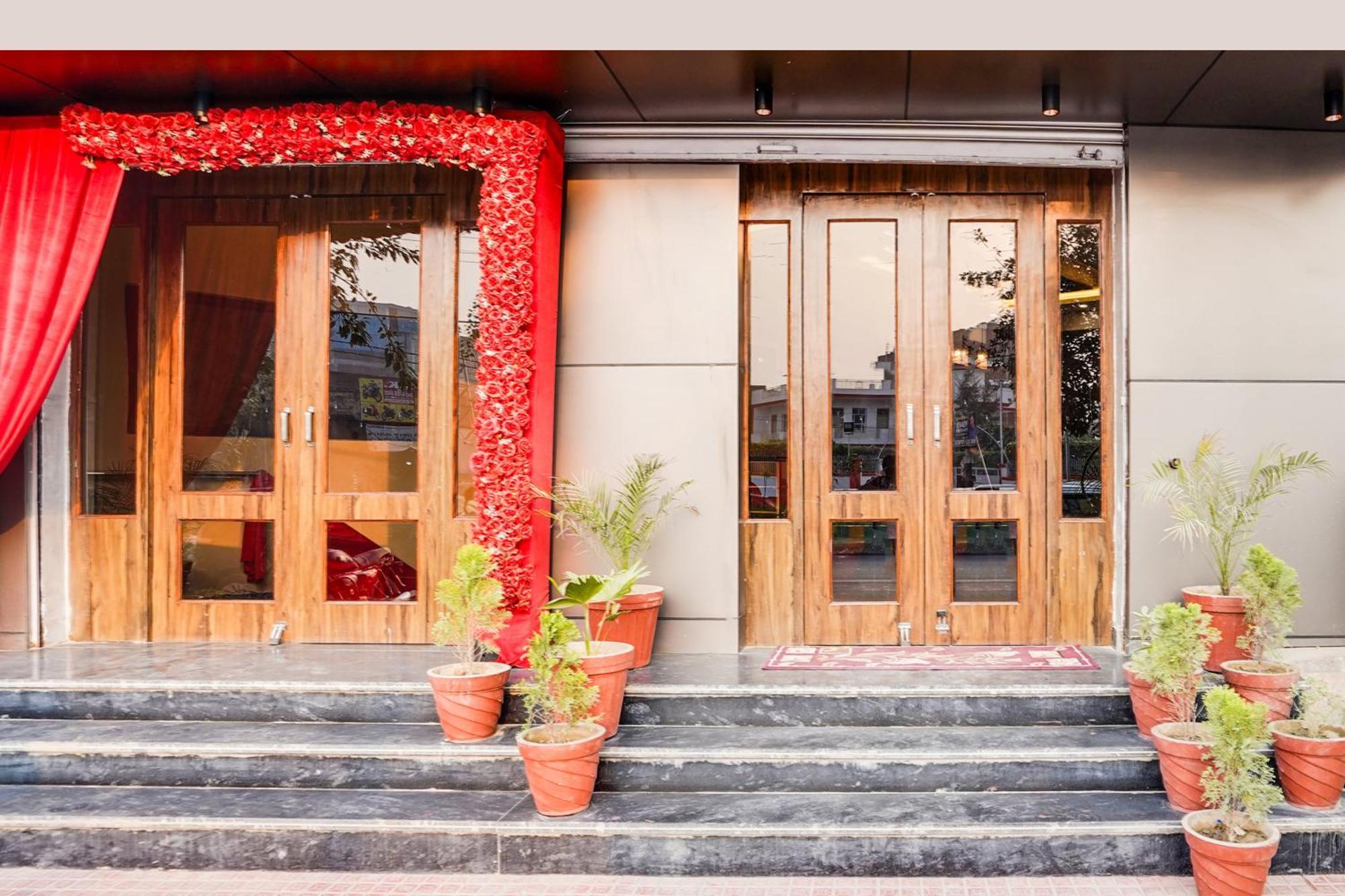 Super Townhouse The Royal Casa Hotel Ghaziabad Luaran gambar