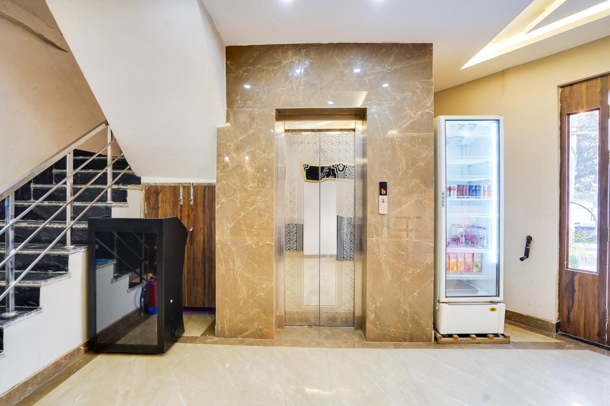 Super Townhouse The Royal Casa Hotel Ghaziabad Luaran gambar