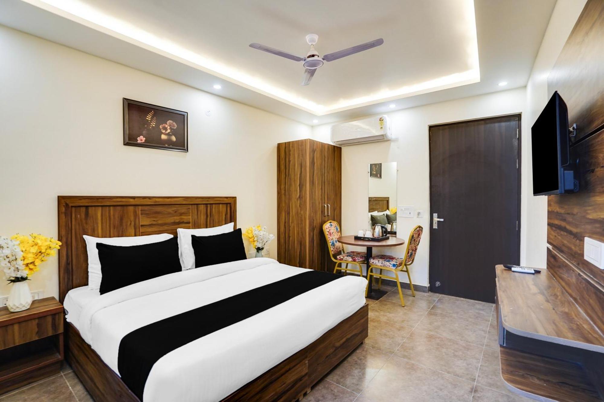 Super Townhouse The Royal Casa Hotel Ghaziabad Luaran gambar