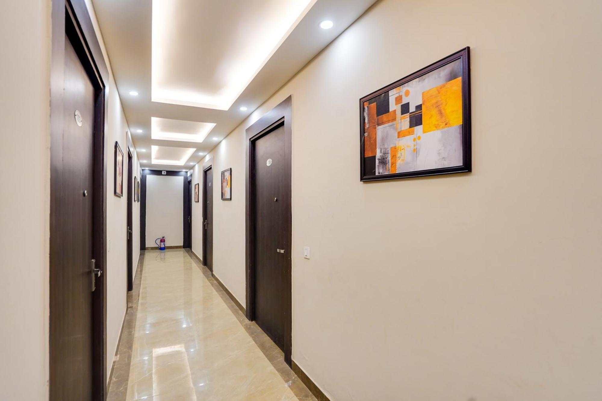 Super Townhouse The Royal Casa Hotel Ghaziabad Luaran gambar