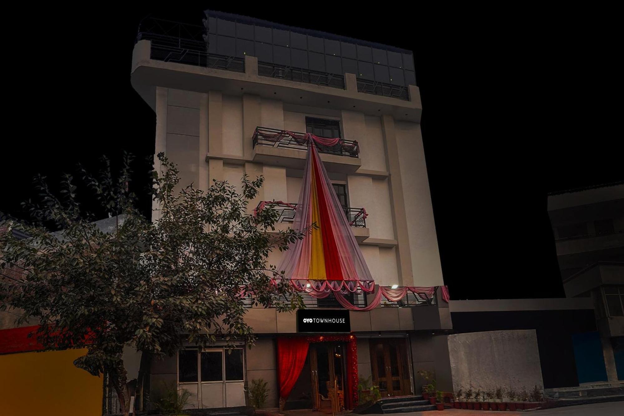 Super Townhouse The Royal Casa Hotel Ghaziabad Luaran gambar