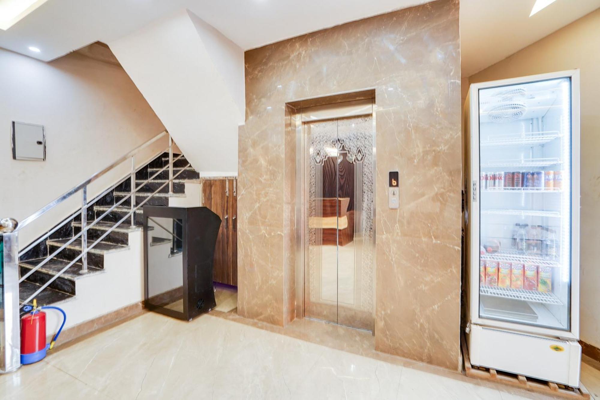 Super Townhouse The Royal Casa Hotel Ghaziabad Luaran gambar