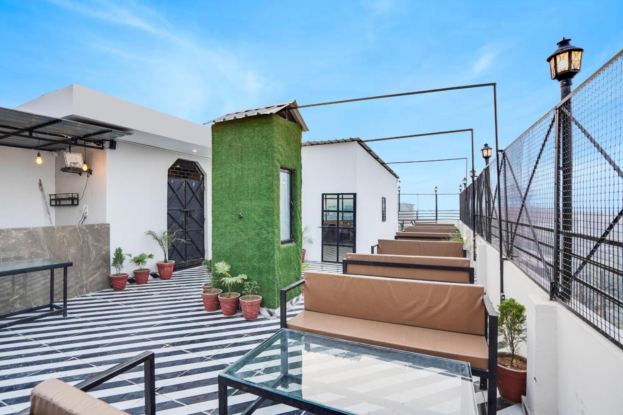 Super Townhouse The Royal Casa Hotel Ghaziabad Luaran gambar